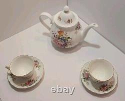 Vtg Aynsley Howard Sprays Teapot With 2 Teacups And Saucers Made in England