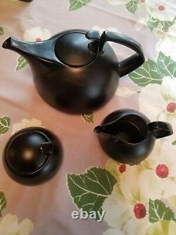 Walter Gropius, Rosenthal studio line Porcelaine Noire tea set, 3 piece