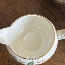 Wedgewood Charnwood Bone China Tea Pot withLid, Sugar with Lid & Cream England UK
